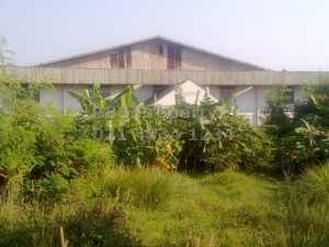 Expabrik di jalan raya Karawang - Cikampek